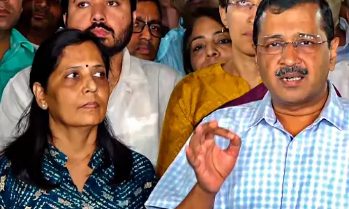 അരവിന്ദ് കെജ്‌രിവാളിനെ ബിജെപി പ്രവർത്തകർ ആക്രമിച്ചെന്ന് ആം ആദ്മി പാർട്ടി