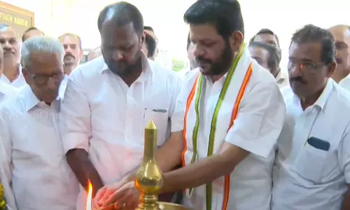 തൃശൂർ ഡിസിസി പ്രസിഡന്റ് ചുമതല ഏറ്റെടുത്ത് വി.കെ ശ്രീകണ്ഠൻ എം.പി