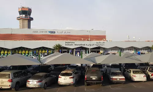 മലയാളി ഫുട്‌ബോള്‍ താരം സൗദിയിലെ അബഹ വിമാനത്താവളത്തില്‍ പിടിയില്‍