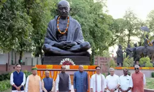 Gandhi statue replaced without memorial committee meeting