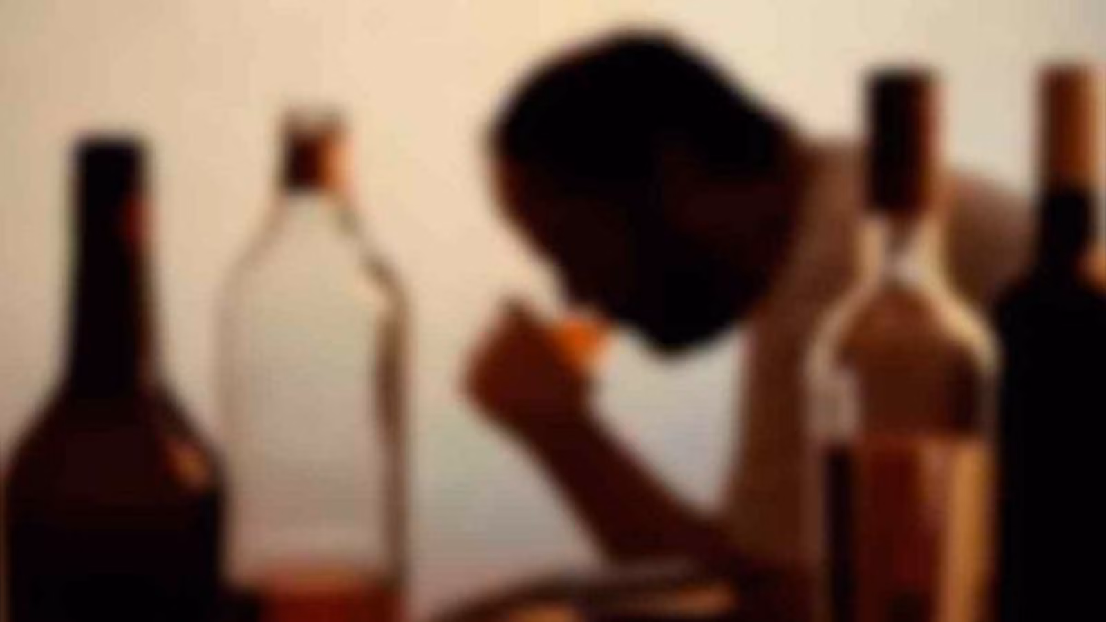 counterfeit alcohol; Up to life imprisonment: Tamil Nadu amends law,dmk,aidmk,bjp,latest news,വ്യാജ മദ്യം; ജീവപര്യന്തം തടവ് വരെ ലഭിക്കും: നിയമം ഭേദഗതി ചെയ്ത് തമിഴ്‌നാട്