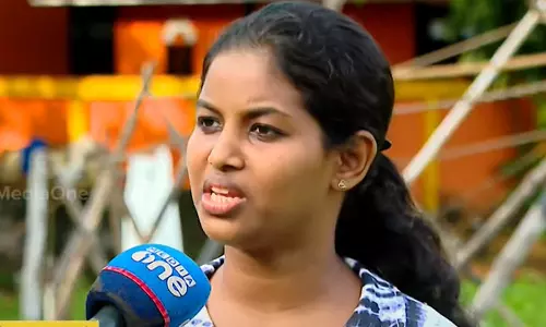 കോളേജ് അധികൃതർ സർട്ടിഫിക്കറ്റുകൾ തടഞ്ഞു വെച്ചു; വിദ്യാർഥിക്ക് തുടർ പഠനം മുടങ്ങി