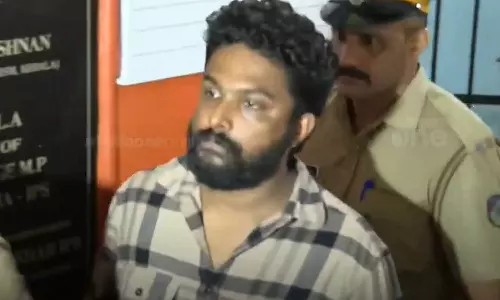 Fraud of 4.5 crore rupees by promising foreign job