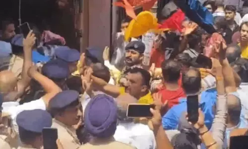 Mob vandalises Muslim man’s shop in Nahan town, in Himachal Pradesh’s Sirmaur district, after he allegedly shared image of ‘cattle slaughter’ on WhatsApp