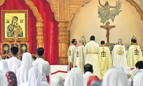 ഏകീകൃത കുർബാന അർപ്പിക്കാത്ത വൈദികർക്കെതിരെ ശിക്ഷാ നടപടി; സിറോ മലബാർ സഭ