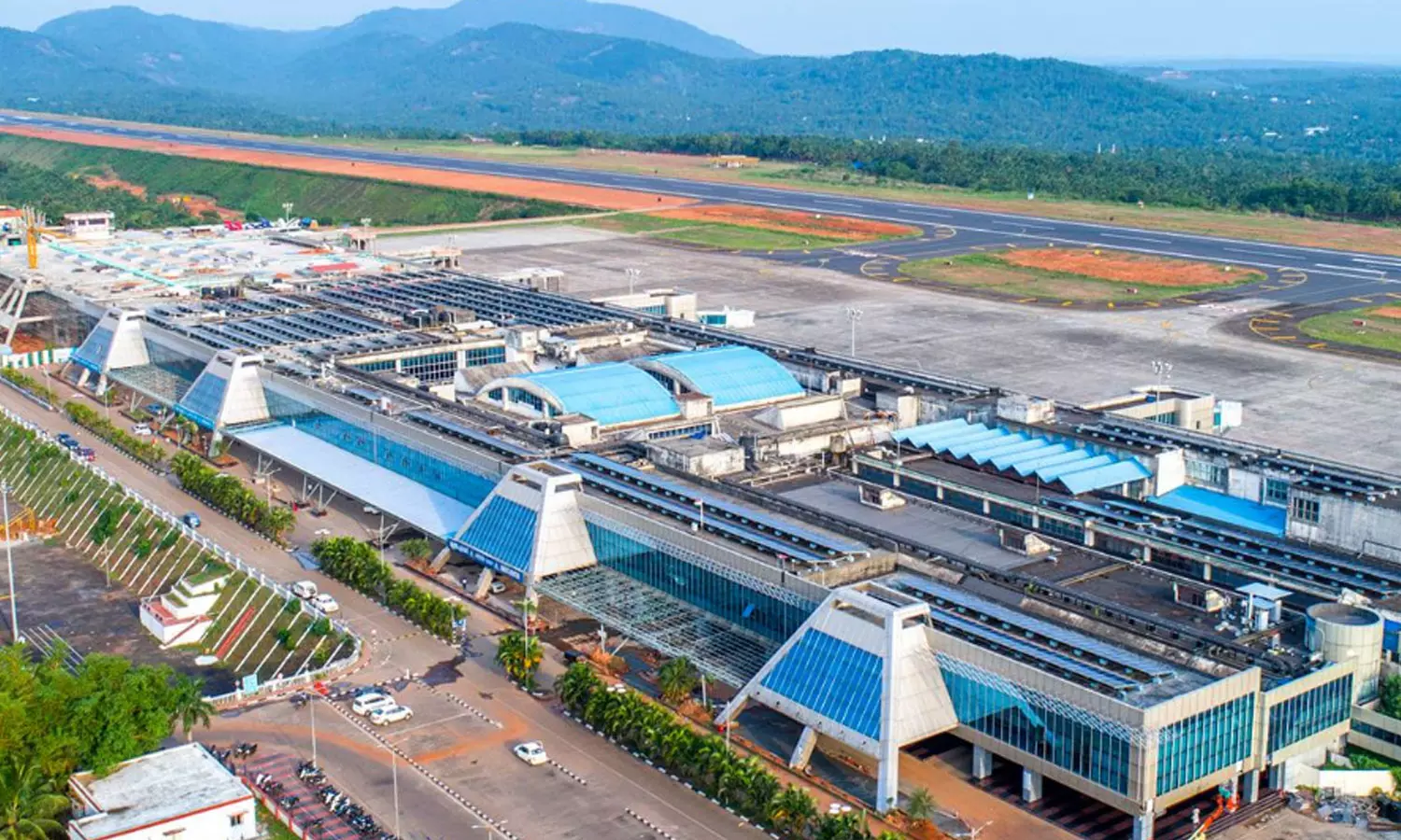 Karipur airport,Fake bomb threat,breaking news malayalam,ബ്രേക്കിങ് ന്യൂസ് മലയാളം,കരിപ്പൂര്‍ വിമാനത്താവളം,വ്യാജബോംബ് ഭീഷണി,കരിപ്പൂര്‍