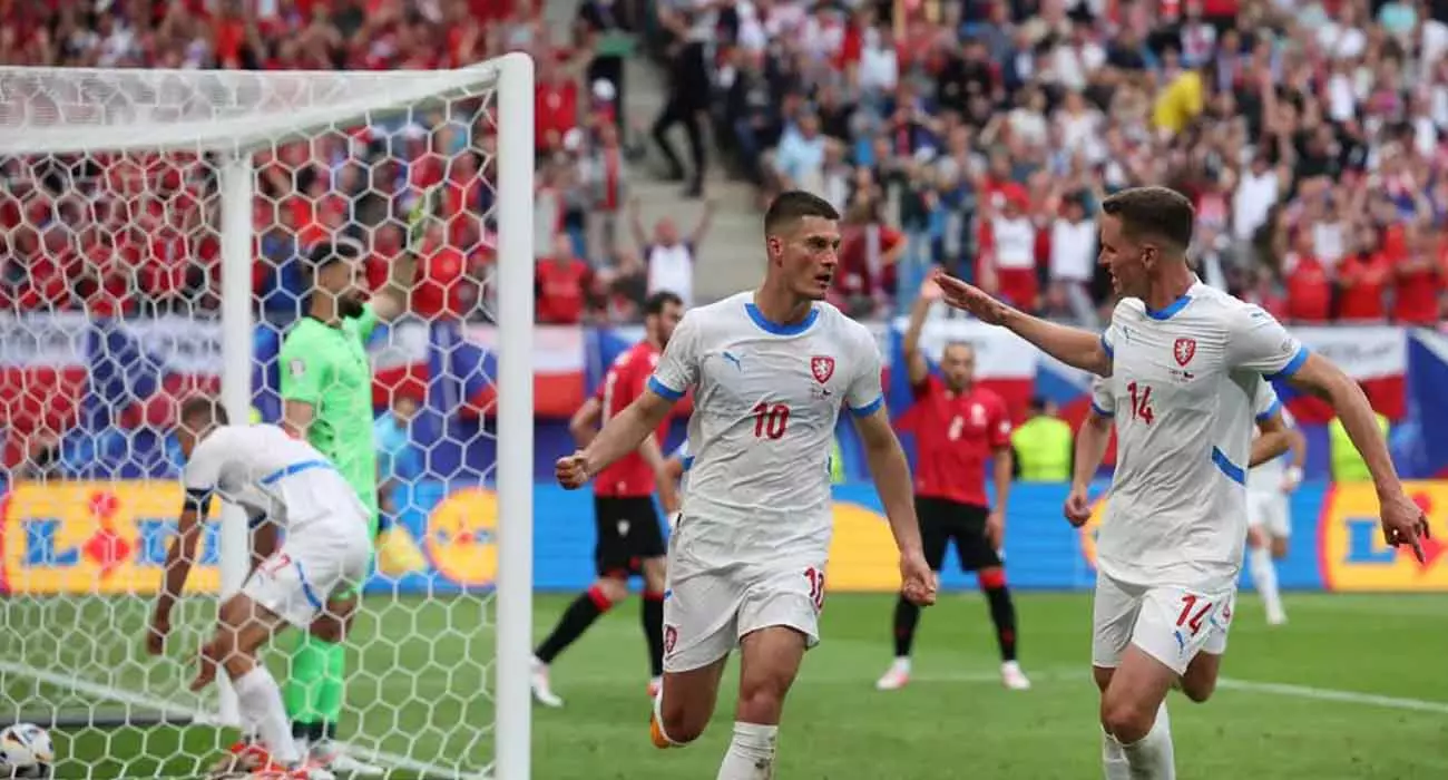 ചെക്കിന് ചെക്ക് വെച്ച് ജോർജിയ; യൂറോയിൽ ബലാബലം (1-1) ചെക്കിന് ചെക്ക് വെച്ച് ജോർജിയ; യൂറോയിൽ ബലാബലം (1-1)