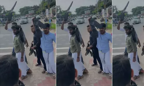 MSF Black flag protest against chief minister