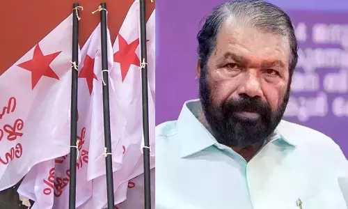 Plus one seat, SFI,SFI strike,latest malayalam news,പ്ലസ് വണ് സീറ്റ് പ്രതിസന്ധി,മലബാര് പ്ലസ് വണ്,എസ്.എഫ്.ഐ സമരം Plus one seat, SFI,SFI strike,latest malayalam news,പ്ലസ് വണ് സീറ്റ് പ്രതിസന്ധി,മലബാര് പ്ലസ് വണ്,എസ്.എഫ്.ഐ സമരം