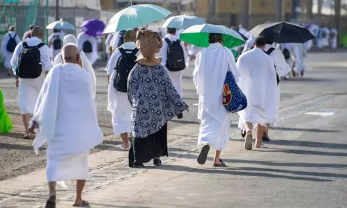 വേനൽ ചൂടിൽ വെന്തുരുകി പുണ്യ നഗരികൾ വേനൽ ചൂടിൽ വെന്തുരുകി പുണ്യ നഗരികൾ