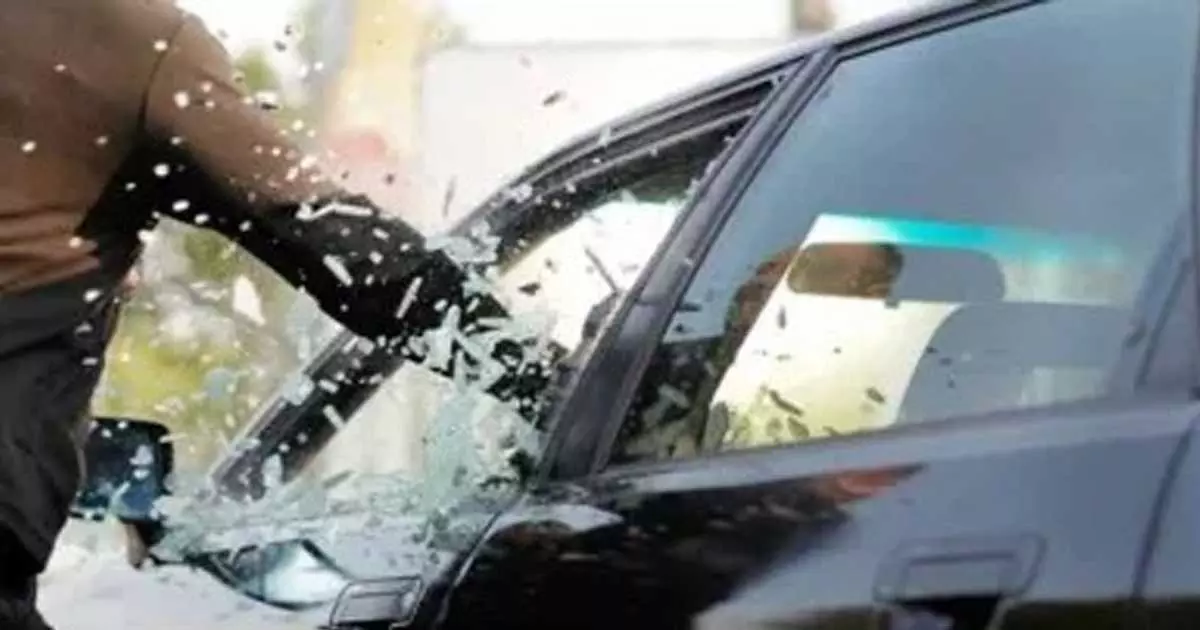 800 Kuwaiti Dinar stolen from a car near a wedding hall in Jahra 800 Kuwaiti Dinar stolen from a car near a wedding hall in Jahra