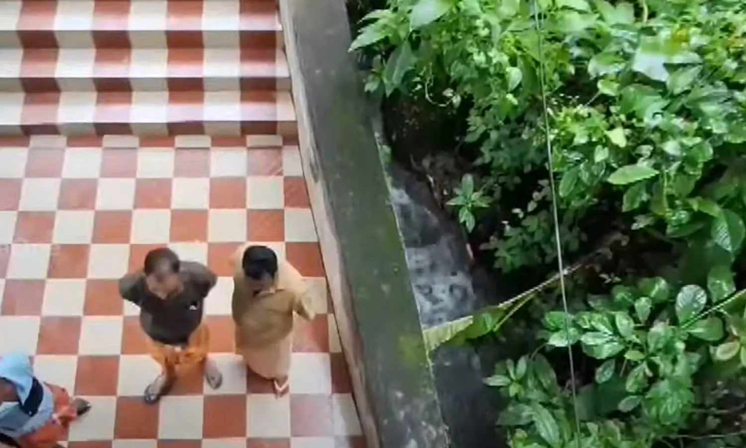 fell from the second floor ; Injury to the child fell from the second floor ; Injury to the child