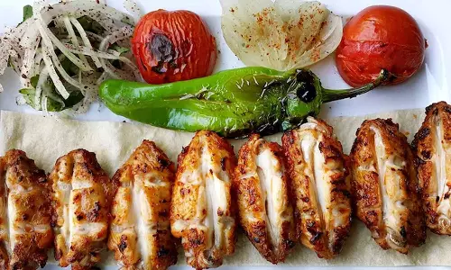 രുചി മതി ‘നിറം’ വേണ്ട’: ഭക്ഷണത്തിൽ  കൃത്രിമ നിറം ​ചേർക്കുന്നത് നിരോധിച്ച് കർണാടക