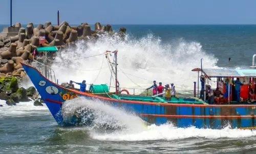 മുതലപ്പൊഴിയെ മരണപ്പൊഴിയാക്കുന്നത് ആര്?