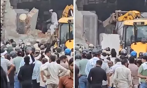 mosque demolished at delhi
