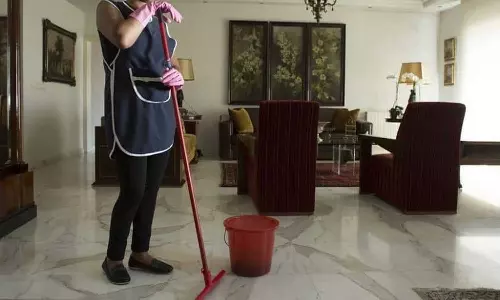 In Saudi Arabia, domestic workers are advised not to pay their salaries in cash