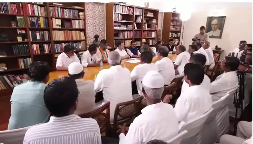 ലക്ഷദ്വീപ് കോൺഗ്രസ് സംഘം രാഹുൽ ഗാന്ധിയുമായി കൂടിക്കാഴ്ച നടത്തി ലക്ഷദ്വീപ് കോൺഗ്രസ് സംഘം രാഹുൽ ഗാന്ധിയുമായി കൂടിക്കാഴ്ച നടത്തി