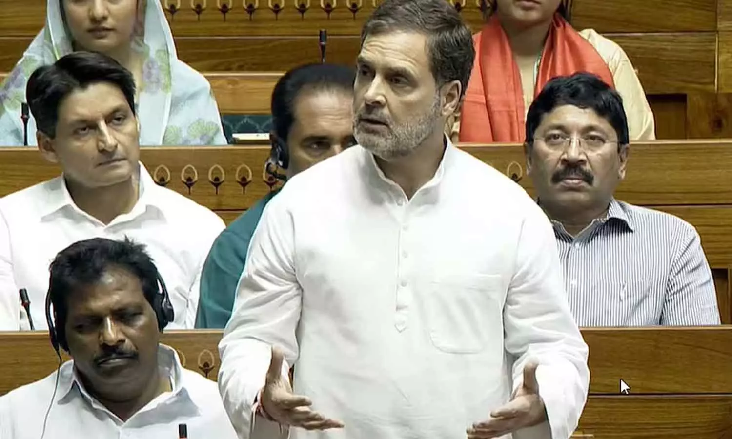 Rahul Gandhi questions PM about Kangana Ranaut’s remark on farm laws, latest news malayalam, സർക്കാറിന്റെ ഔദ്യോഗിക നയം തീരുമാനിക്കുന്നത് നരേന്ദ്രമോദിയോ കങ്കണ റണാവത്തോ?; ബിജെപിയെ കടന്നാക്രമിച്ച് രാഹുൽ ഗാന്ധി Rahul Gandhi questions PM about Kangana Ranaut’s remark on farm laws, latest news malayalam, സർക്കാറിന്റെ ഔദ്യോഗിക നയം തീരുമാനിക്കുന്നത് നരേന്ദ്രമോദിയോ കങ്കണ റണാവത്തോ?; ബിജെപിയെ കടന്നാക്രമിച്ച് രാഹുൽ ഗാന്ധി