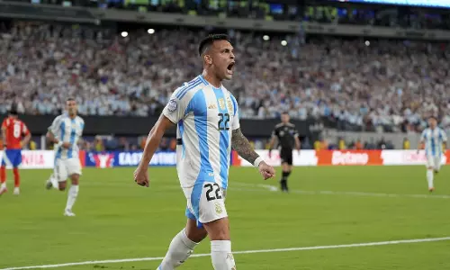 ചിലെ പൂട്ട്​ പൊളിച്ച്​ അർജൻറീന ക്വാർട്ടറിൽ