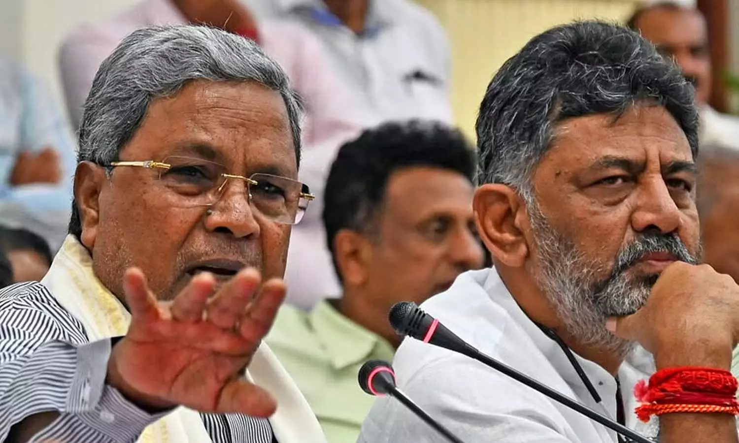 Stand aside, make DK Shivakumar CM: Vokkaliga priest to Siddaramaiah Stand aside, make DK Shivakumar CM: Vokkaliga priest to Siddaramaiah