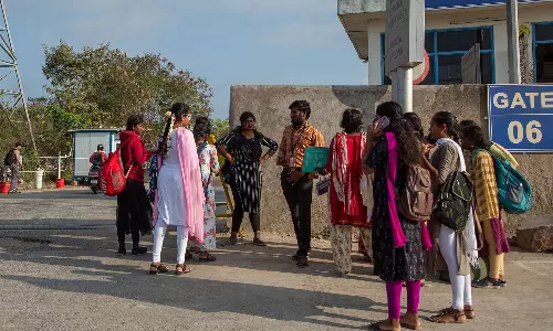 Foxconn plant rejecting married women: Labour Ministry seeks report from Tamil Nadu gov