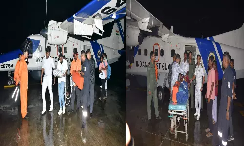 Air way to comfort; Indian Coast Guard airlifted emergency patients from Agathi Island to Kochi,latetst news malayalam,ആകാശ മാർ​ഗം ആശ്വാസത്തിലേക്ക്; അത്യാസന്ന രോഗികളെ അഗത്തി ദ്വീപിൽ നിന്ന് ആകാശമാർഗം കൊച്ചിയിലെത്തിച്ച് ഇന്ത്യൻ കോസ്റ്റ് ഗാർഡ്