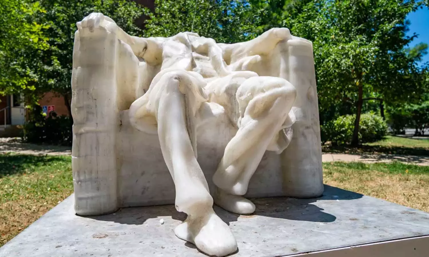 Abraham Lincoln wax statue headless after melting in scorching DC heat Abraham Lincoln wax statue headless after melting in scorching DC heat