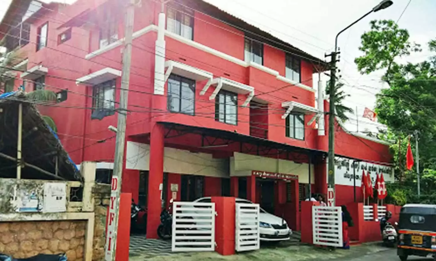 പാർട്ടിയുടെ ന്യൂനപക്ഷ സമീപനം കമ്മ്യൂണിസ്റ്റ് ശൈലിയിൽ അല്ലെന്ന് വിമർശനം; സി.പി.എം തിരുവനന്തപുരം ജില്ലാ കമ്മിറ്റിയിൽ വാഗ്വാദം