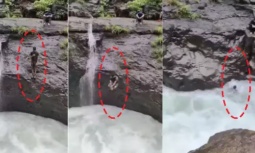 Pune Waterfall,Lonavala, Maharashtra,Pune Tamhini Ghat,latest national news,ഒഴുക്കില്പ്പെട്ട് മരണം,വെള്ളച്ചാട്ടില് വീണ് മരണം,മഹാരാഷ്ട്ര Pune Waterfall,Lonavala, Maharashtra,Pune Tamhini Ghat,latest national news,ഒഴുക്കില്പ്പെട്ട് മരണം,വെള്ളച്ചാട്ടില് വീണ് മരണം,മഹാരാഷ്ട്ര