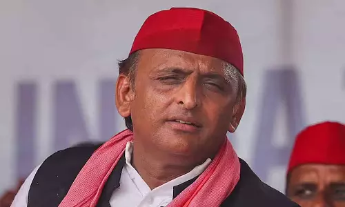 Akhilesh Yadav support Rahul Gandhi