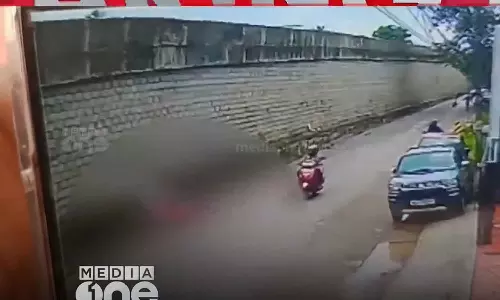 Venpalavattam accident case against the woman who rode a scooter