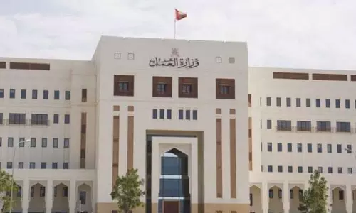 Violation of labor laws; 919 expatriates were deported in Oman