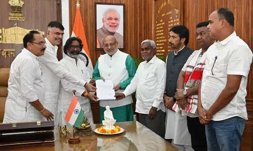 Champai Soren resigns Hemant Soren returns as Jharkhand Chief Minister Champai Soren resigns Hemant Soren returns as Jharkhand Chief Minister