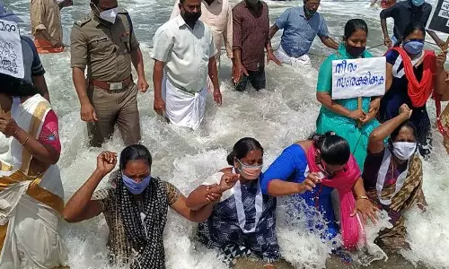 Chellanam residents to block highway demanding steps to contain sea erosion