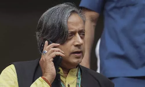 ‘അവസാനം 400 ന് മുകളിൽ സീറ്റ് കിട്ടി, പ​ക്ഷെ  രാജ്യം ചെറുതായിട്ടൊന്ന് മാറിയിട്ടുണ്ട്’;  ബി.ജെ.പിയെ ട്രോളി ശശിതരൂർ