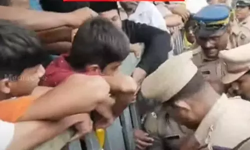 protest at Mazhuvannur St. Thomas Church