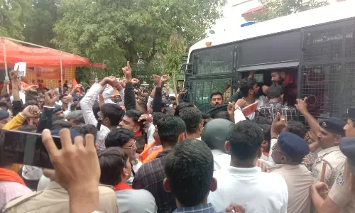 Hindu reference: Bajrang Dal protests against Rahul Gandhi,latest news,ഹിന്ദു പരാമർശം: രാഹുൽ ഗാന്ധിക്കെതിരെ പ്രതിഷേധവുമായി ബജ്റംഗ്ദൾ Hindu reference: Bajrang Dal protests against Rahul Gandhi,latest news,ഹിന്ദു പരാമർശം: രാഹുൽ ഗാന്ധിക്കെതിരെ പ്രതിഷേധവുമായി ബജ്റംഗ്ദൾ