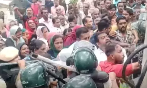 പണ്ടാരഭൂമി സർവേ: കൽപ്പേനിയിൽ പ്രതിഷേധകർക്ക് നേരെ പൊലീസ് അതിക്രമം, സ്ത്രീകൾക്കടക്കം പരിക്ക്