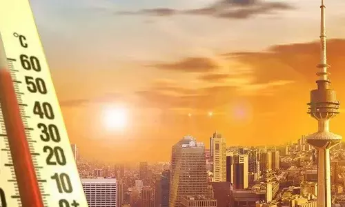 കുവൈത്തിൽ ഈ വാരാന്ത്യം ചുട്ടുപൊള്ളും; താപനില 50 ഡിഗ്രി കടക്കുമെന്ന് കാലാവസ്ഥാ വകുപ്പ് കുവൈത്തിൽ ഈ വാരാന്ത്യം ചുട്ടുപൊള്ളും; താപനില 50 ഡിഗ്രി കടക്കുമെന്ന് കാലാവസ്ഥാ വകുപ്പ്