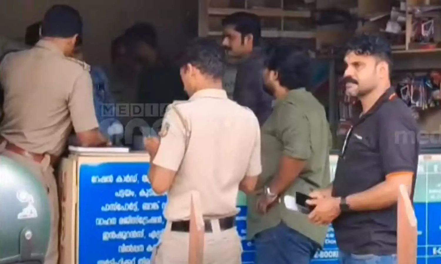 Three arrested in the incident of changing the name in RC without the knowledge of the owners in Thirurangadi Three arrested in the incident of changing the name in RC without the knowledge of the owners in Thirurangadi