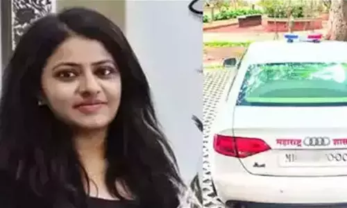 വിവാദ  ഐ.എ.എസ് ഓഫീസർ പൂജ ഖേദ്ക്കറുടെ  വാഹനത്തിന് 21 പിഴ നോട്ടീസുകൾ