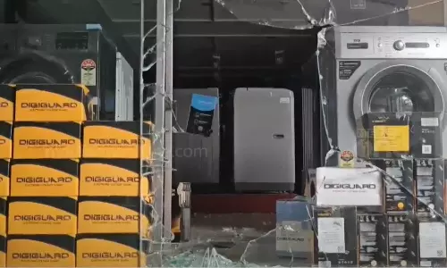 Massive robbery took place in shops near Thamarassery police station