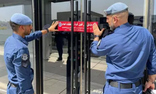 അഗ്നിസുരക്ഷാ നിയമങ്ങൾ പാലിച്ചില്ല; കുവൈത്തിൽ 60 കടകൾ അടച്ചുപൂട്ടി