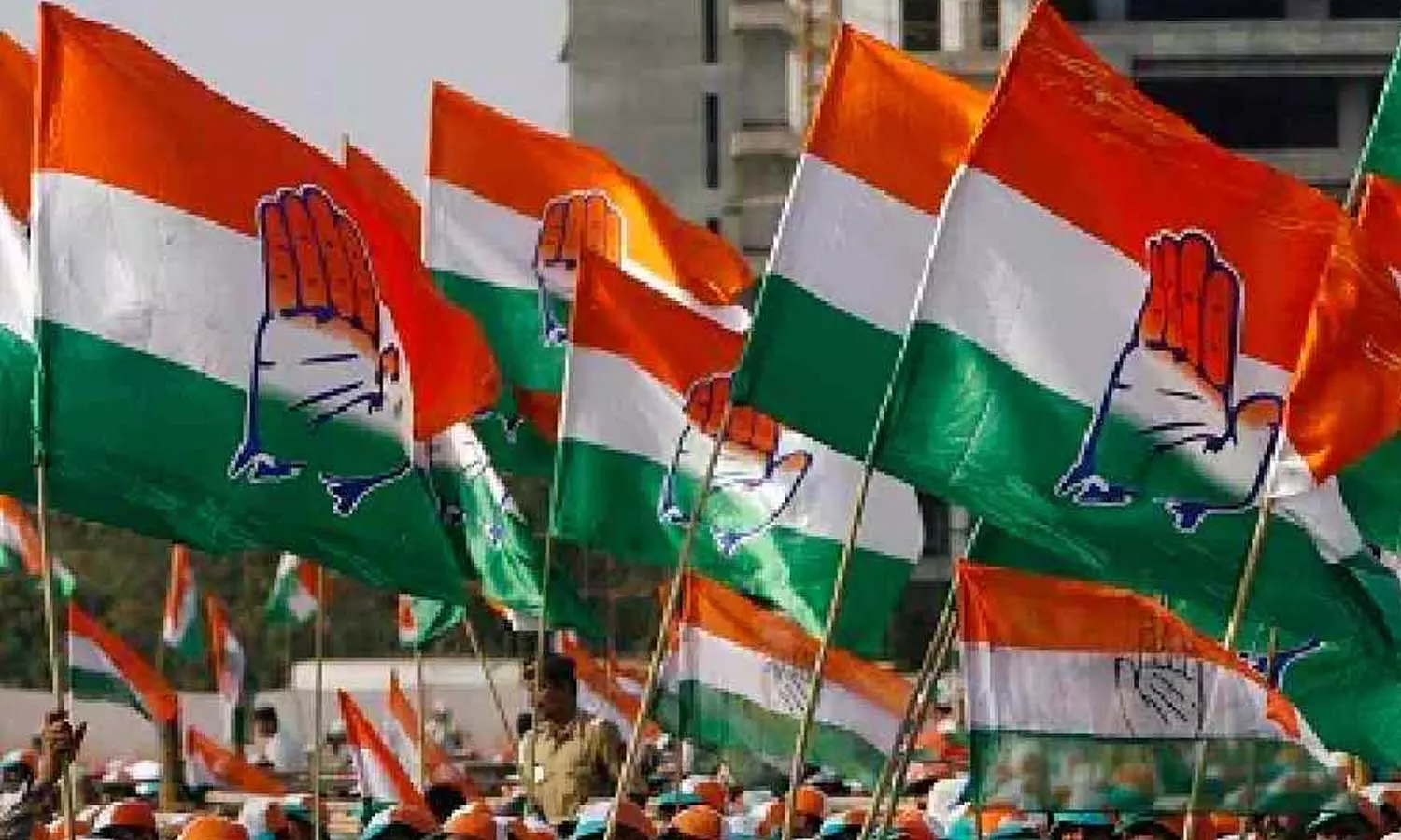 മഹാരാഷ്ട്ര കൗൺസിൽ തെരഞ്ഞെടുപ്പിൽ കോൺഗ്രസ് എം.എൽ.എമാർ ക്രോസ് വോട്ട് ചെയ്തതായി റിപ്പോർട്ട് മഹാരാഷ്ട്ര കൗൺസിൽ തെരഞ്ഞെടുപ്പിൽ കോൺഗ്രസ് എം.എൽ.എമാർ ക്രോസ് വോട്ട് ചെയ്തതായി റിപ്പോർട്ട്