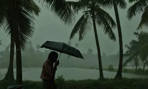 Heavy rains: Red alert in Kozhikode and Kannur districts,latest news മഴ കനക്കും: കോഴിക്കോട്, കണ്ണൂർ ജില്ലകളിൽ റെഡ് അലേർട്ട്