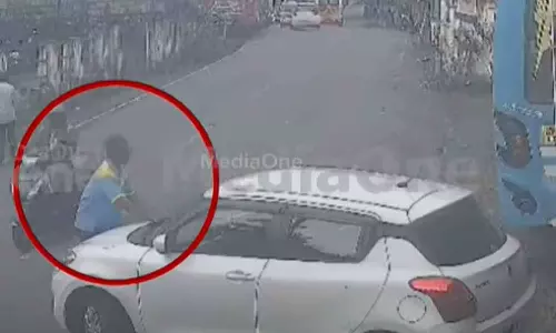 Kannur policeman ruckus in petrol pumb