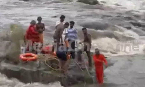 4 trapped in the river due to heavy overflow in Chittoor