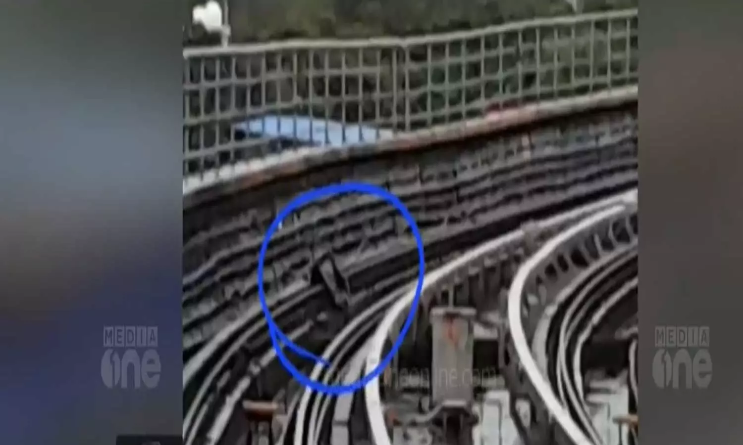 Tarpaulin on Kochi Metro track: Services delayed by 15 minutes,latest news Tarpaulin on Kochi Metro track: Services delayed by 15 minutes,latest news