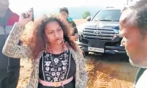 Pooja Khedkars mother in police custody