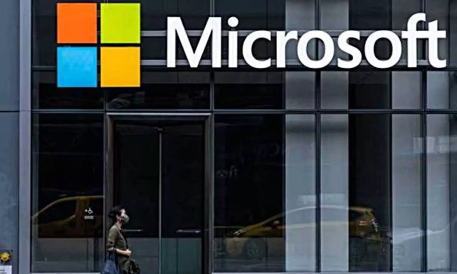 നീല സ്ക്രീനിന് മുന്നിൽ നിശ്ചലമായത് ലക്ഷക്കണക്കിന് കമ്പ്യൂട്ടറുകൾ നീല സ്ക്രീനിന് മുന്നിൽ നിശ്ചലമായത് ലക്ഷക്കണക്കിന് കമ്പ്യൂട്ടറുകൾ